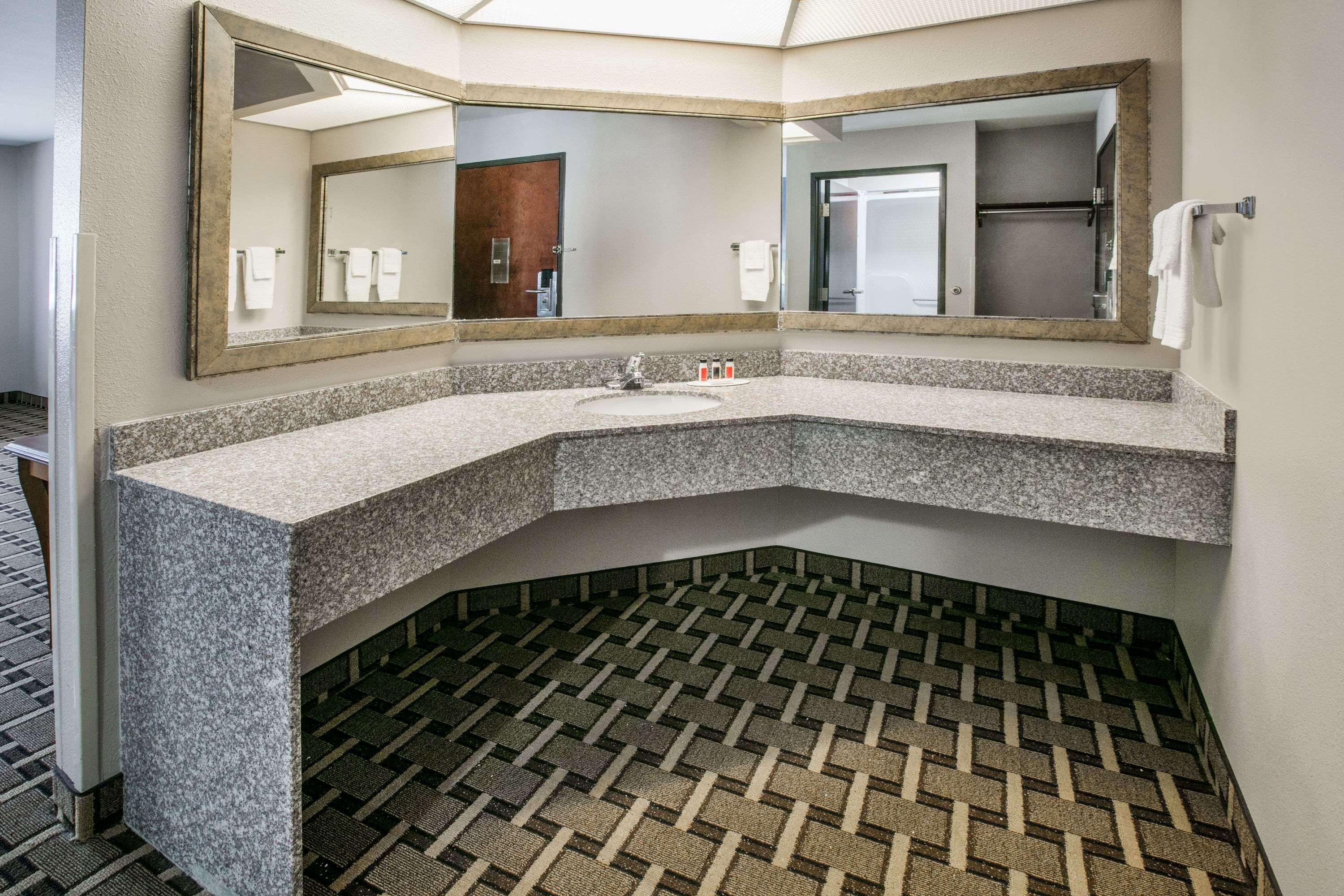 Hotel Baymont By Wyndham Lawton Exteriér fotografie